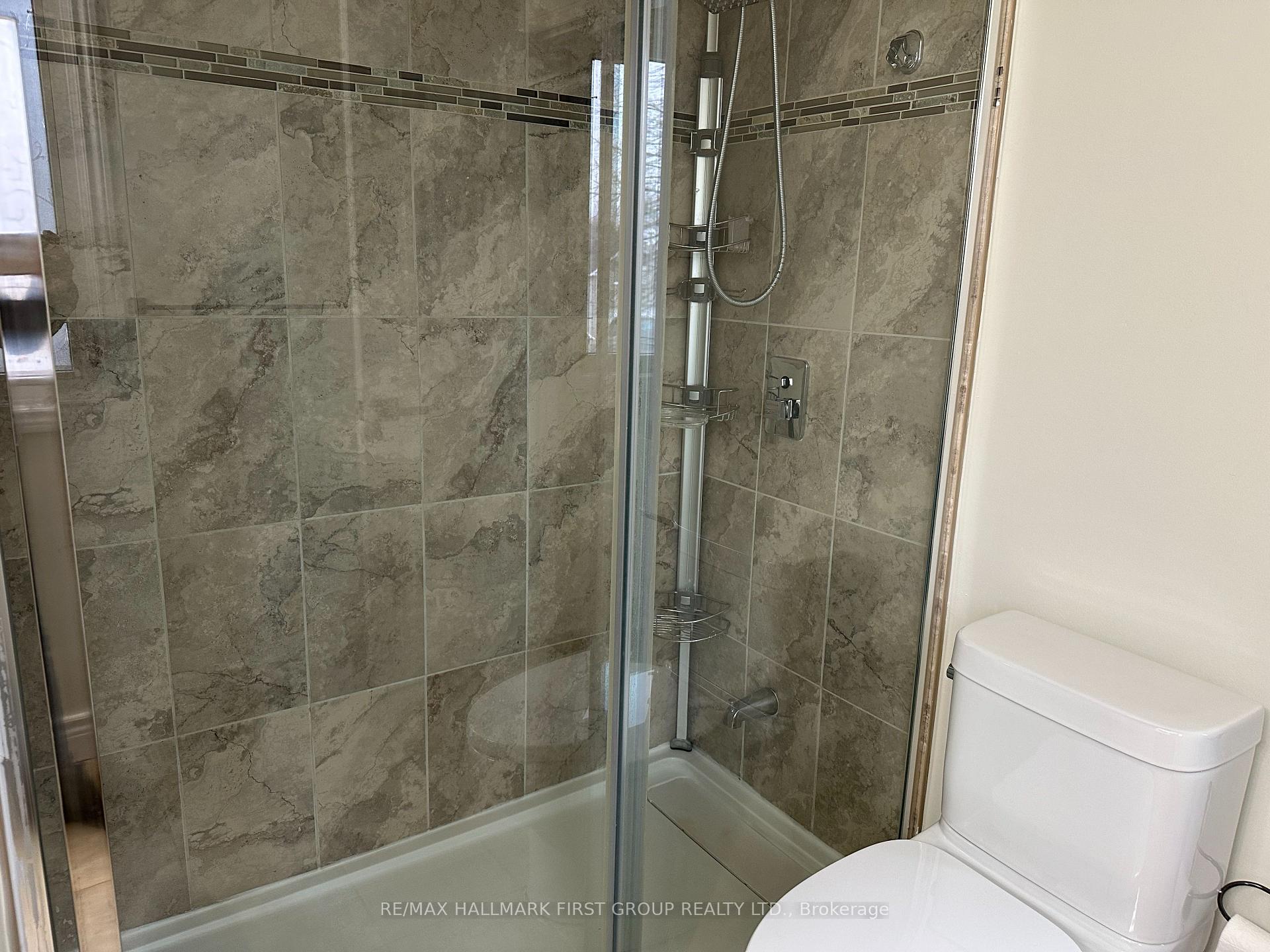 Photo 11 of 53 Strathmanor Drive, Clarington, Bowmanville — HOMEH