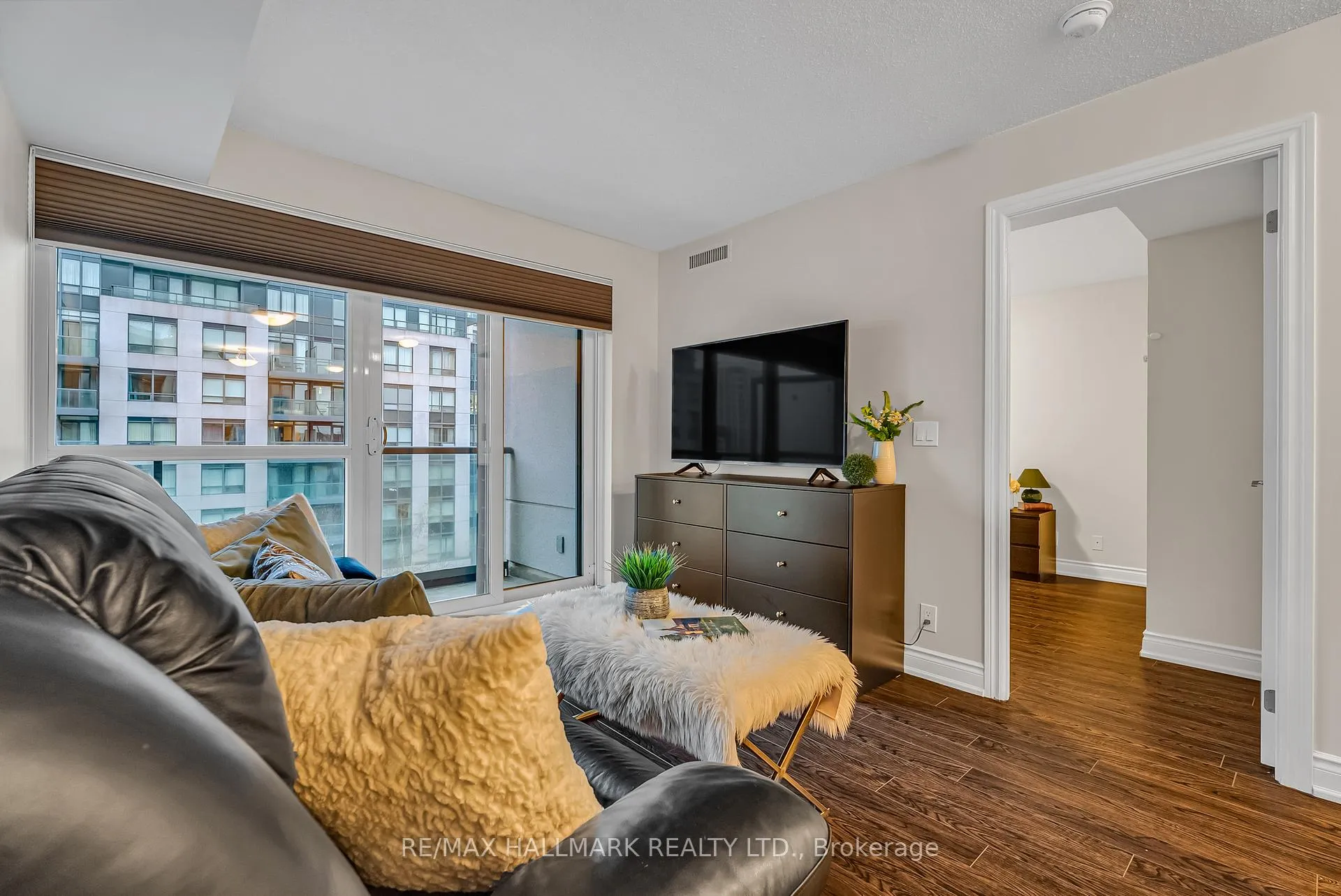 Photo 13 of Unit 703, 32 Clegg Road, Markham, Unionville — HOMEH