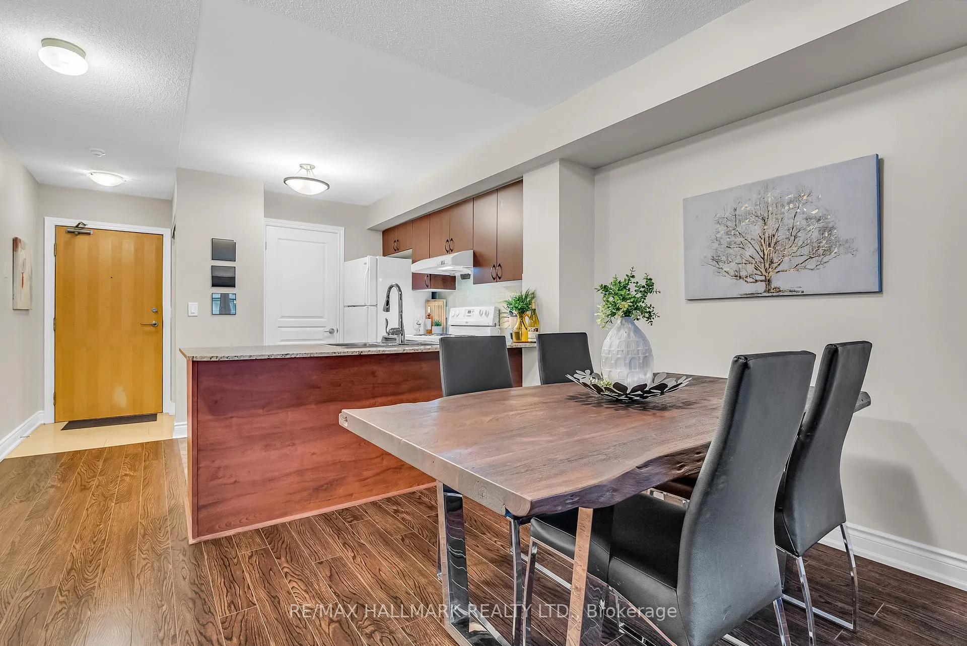 Photo 14 of Unit 703, 32 Clegg Road, Markham, Unionville — HOMEH