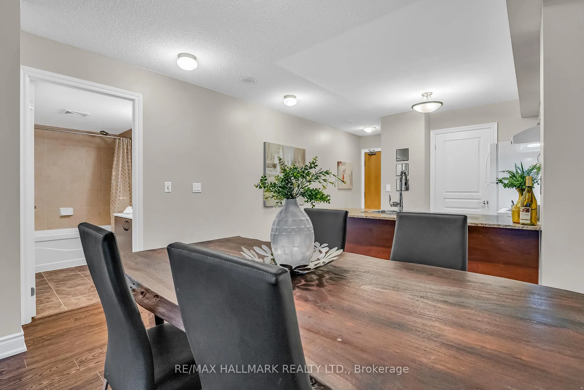 Photo 16 of Unit 703, 32 Clegg Road, Markham, Unionville — HOMEH