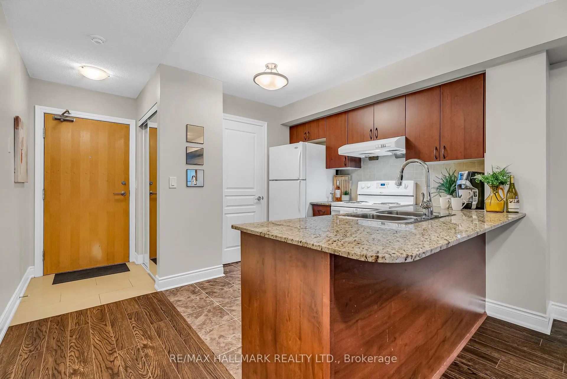 Photo 17 of Unit 703, 32 Clegg Road, Markham, Unionville — HOMEH
