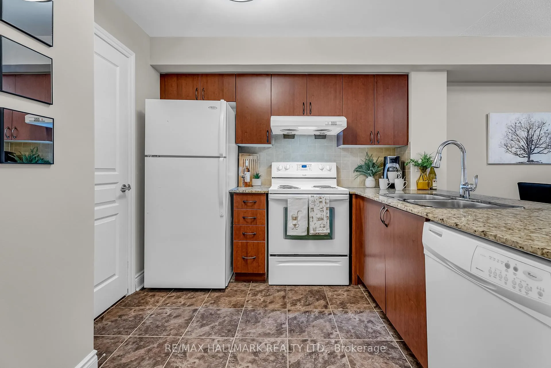 Photo 19 of Unit 703, 32 Clegg Road, Markham, Unionville — HOMEH