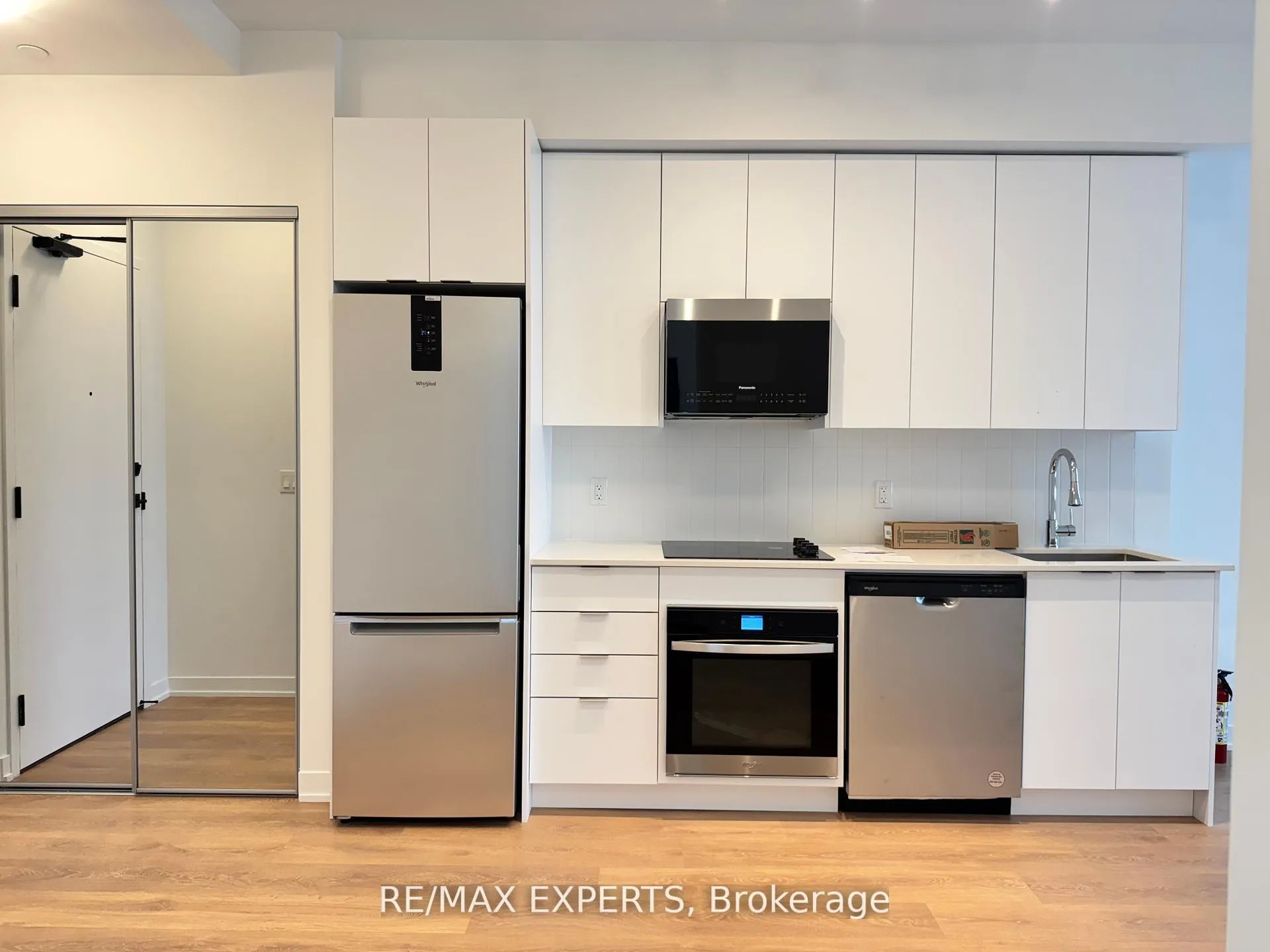 Photo 7 of Unit 605, 474 Caldari Road, Vaughan, Concord — HOMEH