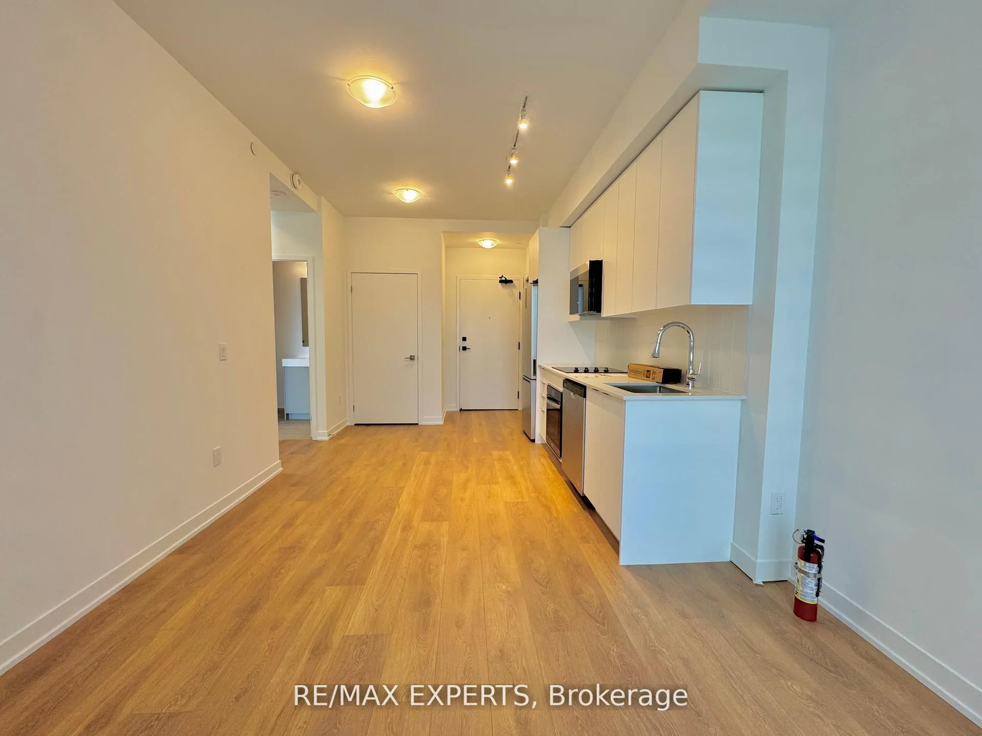 Photo 8 of Unit 605, 474 Caldari Road, Vaughan, Concord — HOMEH