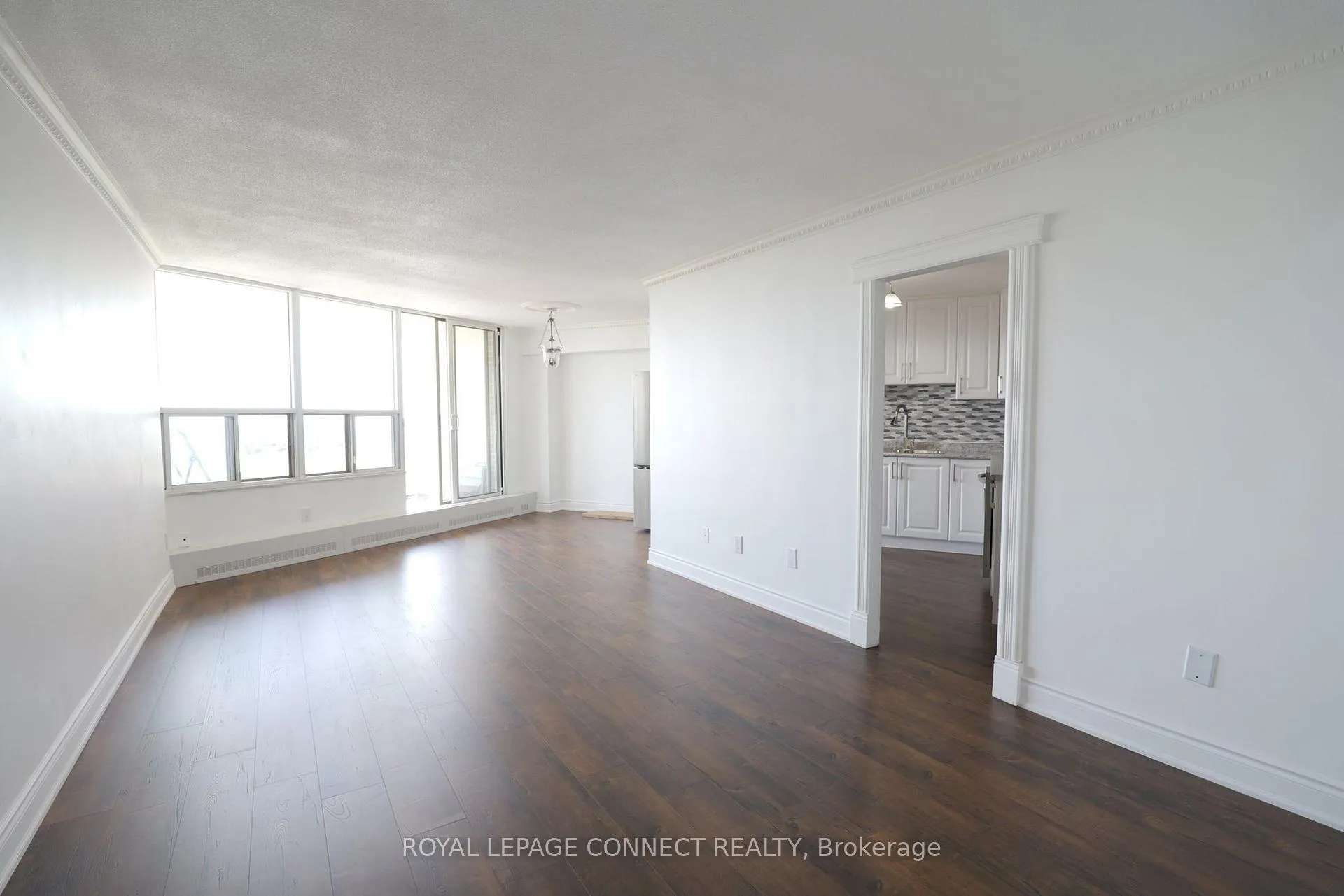 Photo 7 of Unit PH 5, 60 Pavane Linkway, Toronto, Flemingdon Park — HOMEH