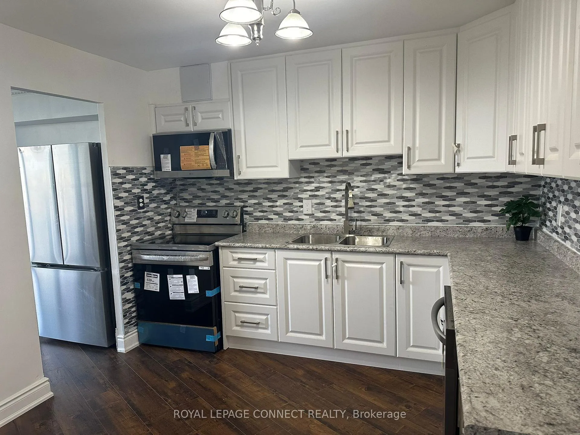 Photo 12 of Unit PH 5, 60 Pavane Linkway, Toronto, Flemingdon Park — HOMEH