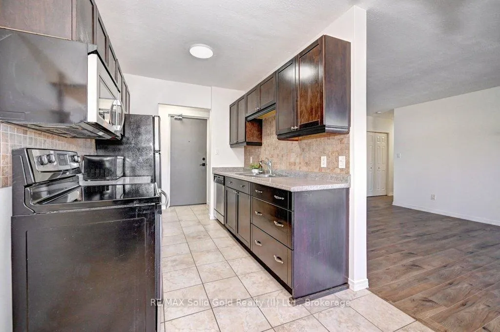 Photo 7 of Unit 306, 283 Fairway Road N, Kitchener — HOMEH