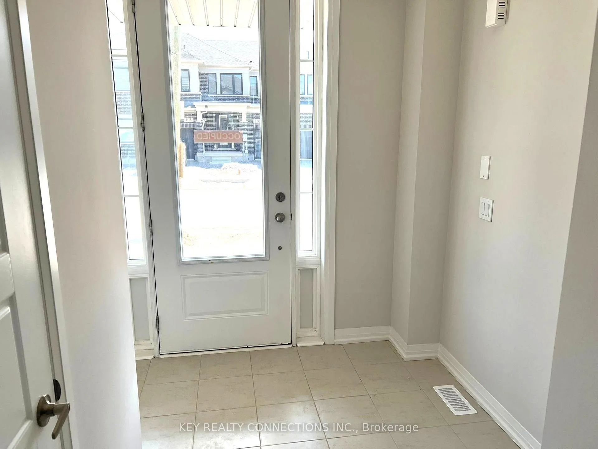 Photo 3 of 106 Yale Drive, Hamilton, Mount Hope — HOMEH