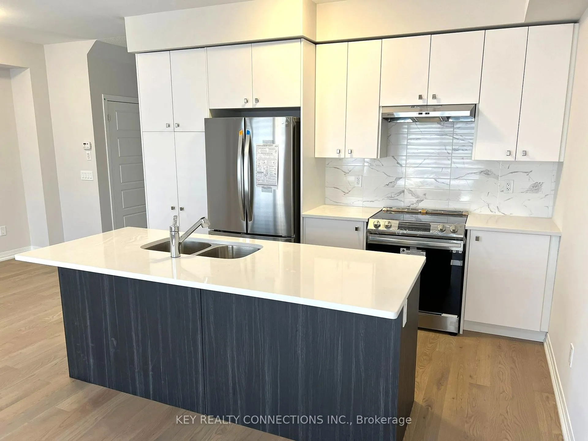Photo 6 of 106 Yale Drive, Hamilton, Mount Hope — HOMEH