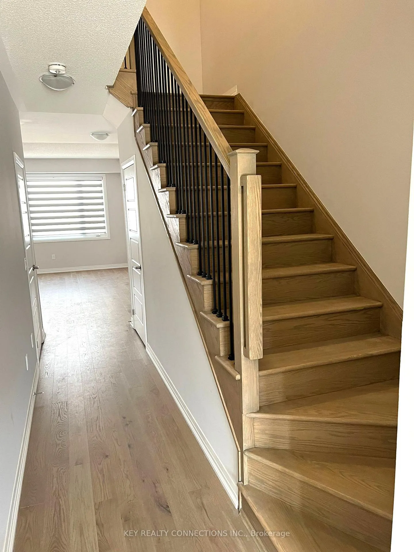 Photo 9 of 106 Yale Drive, Hamilton, Mount Hope — HOMEH