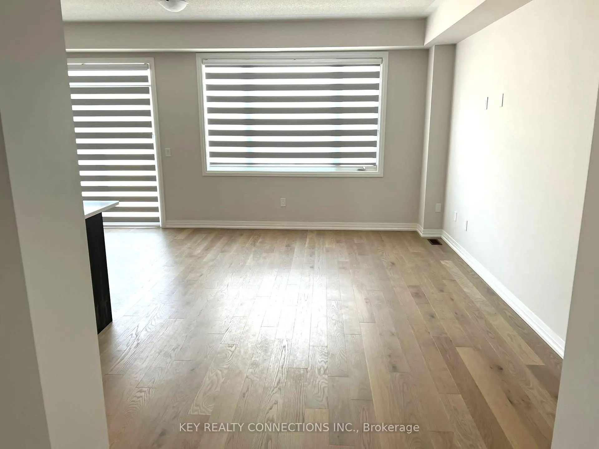 Photo 10 of 106 Yale Drive, Hamilton, Mount Hope — HOMEH