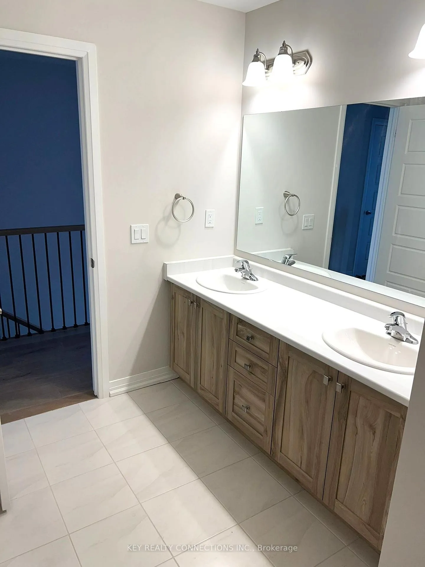 Photo 17 of 106 Yale Drive, Hamilton, Mount Hope — HOMEH