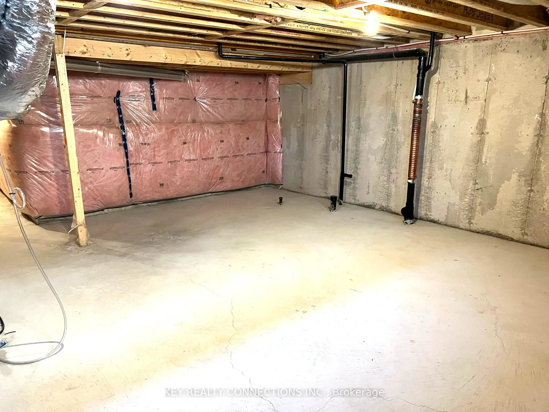Photo 27 of 106 Yale Drive, Hamilton, Mount Hope — HOMEH