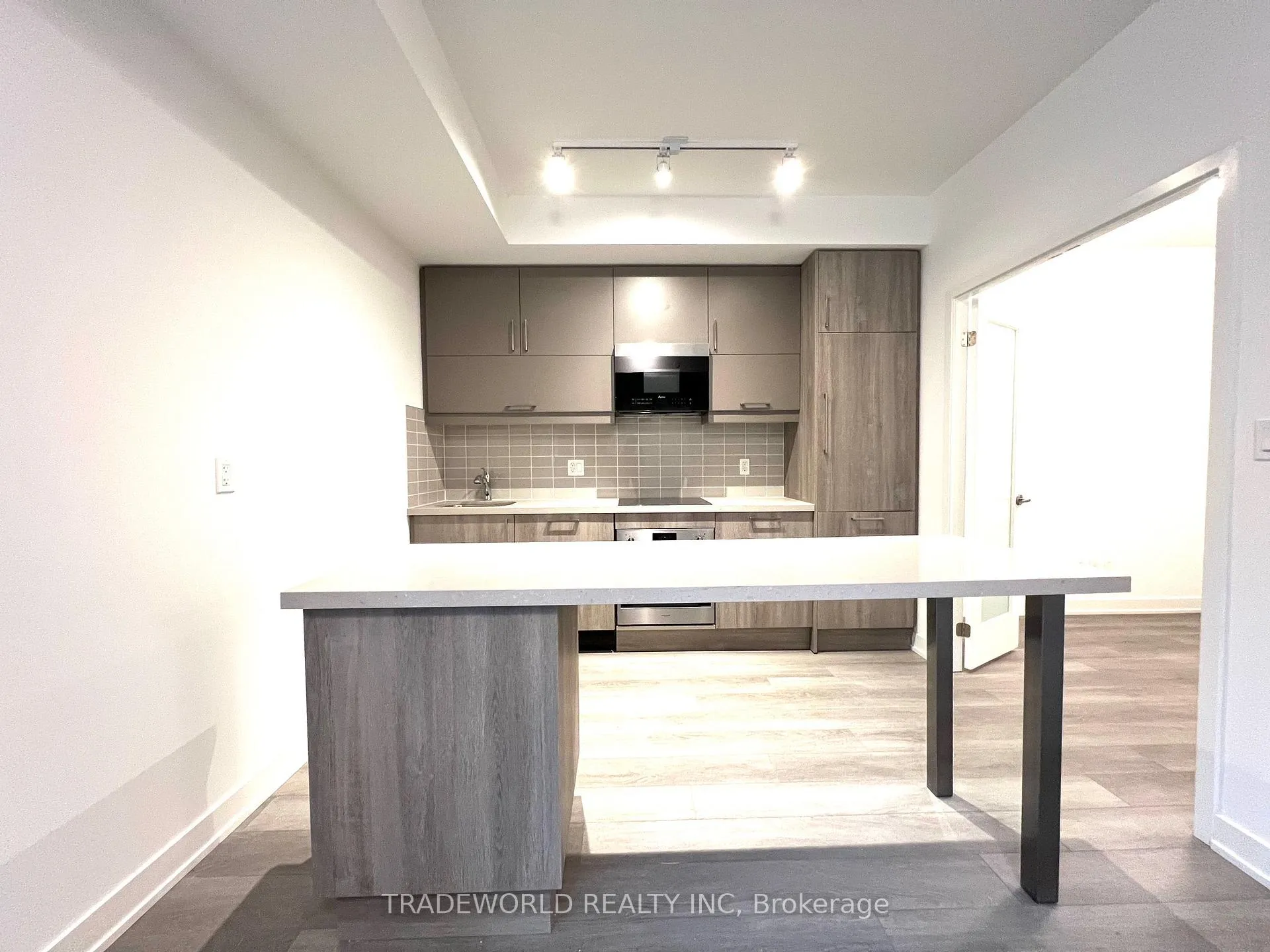 Photo 3 of Unit 321, 38 Simcoe Promenade, Markham, Unionville — HOMEH