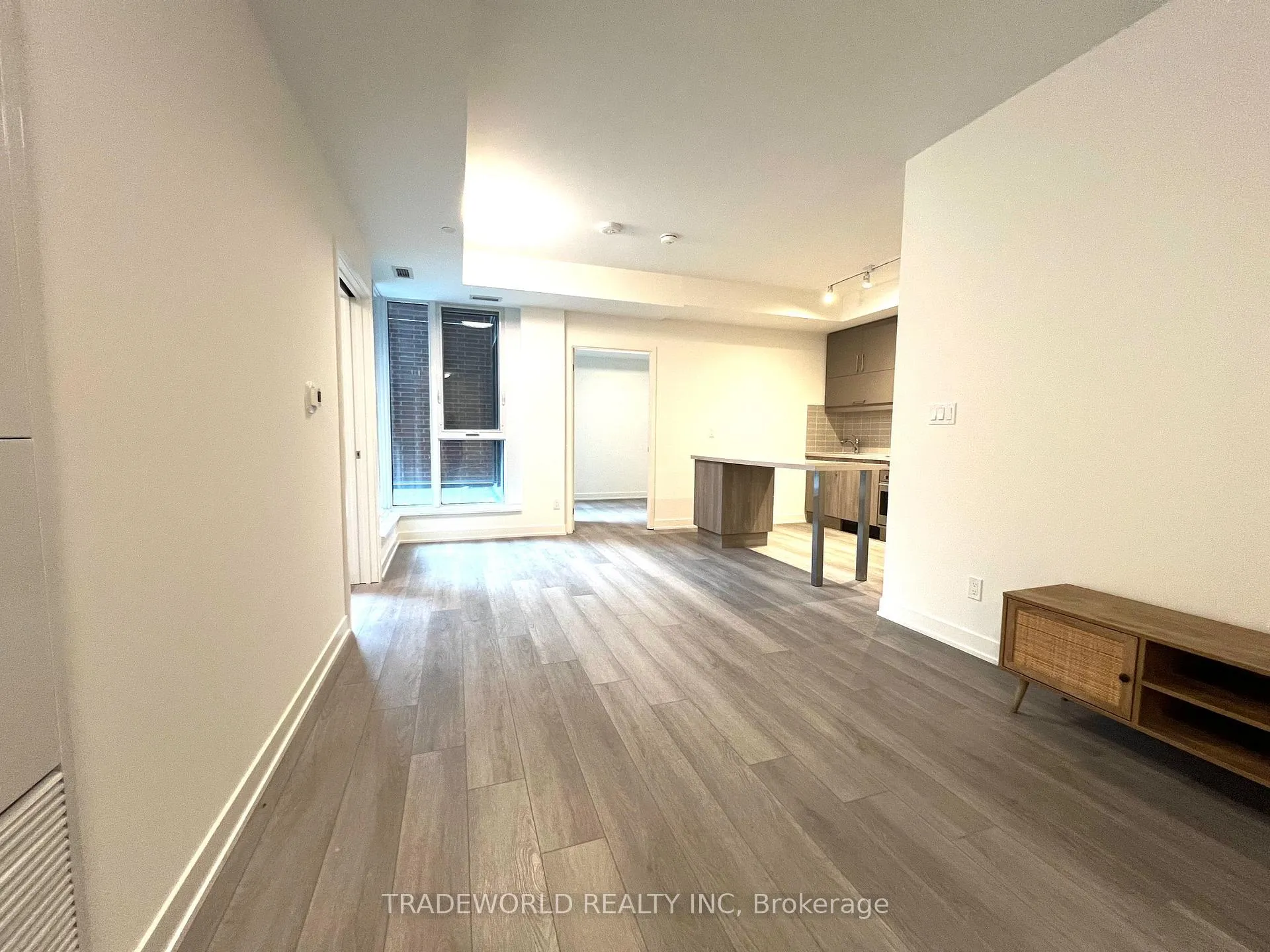 Photo 4 of Unit 321, 38 Simcoe Promenade, Markham, Unionville — HOMEH