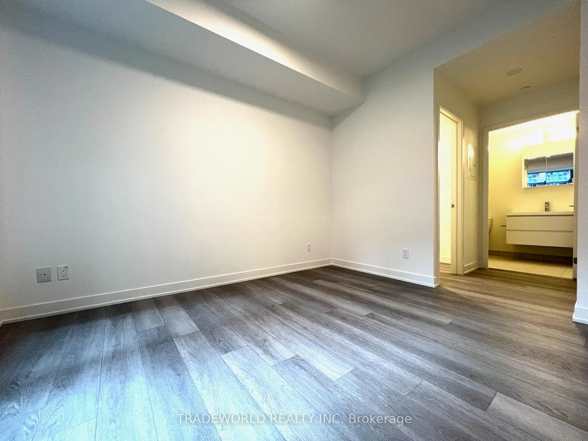 Photo 7 of Unit 321, 38 Simcoe Promenade, Markham, Unionville — HOMEH