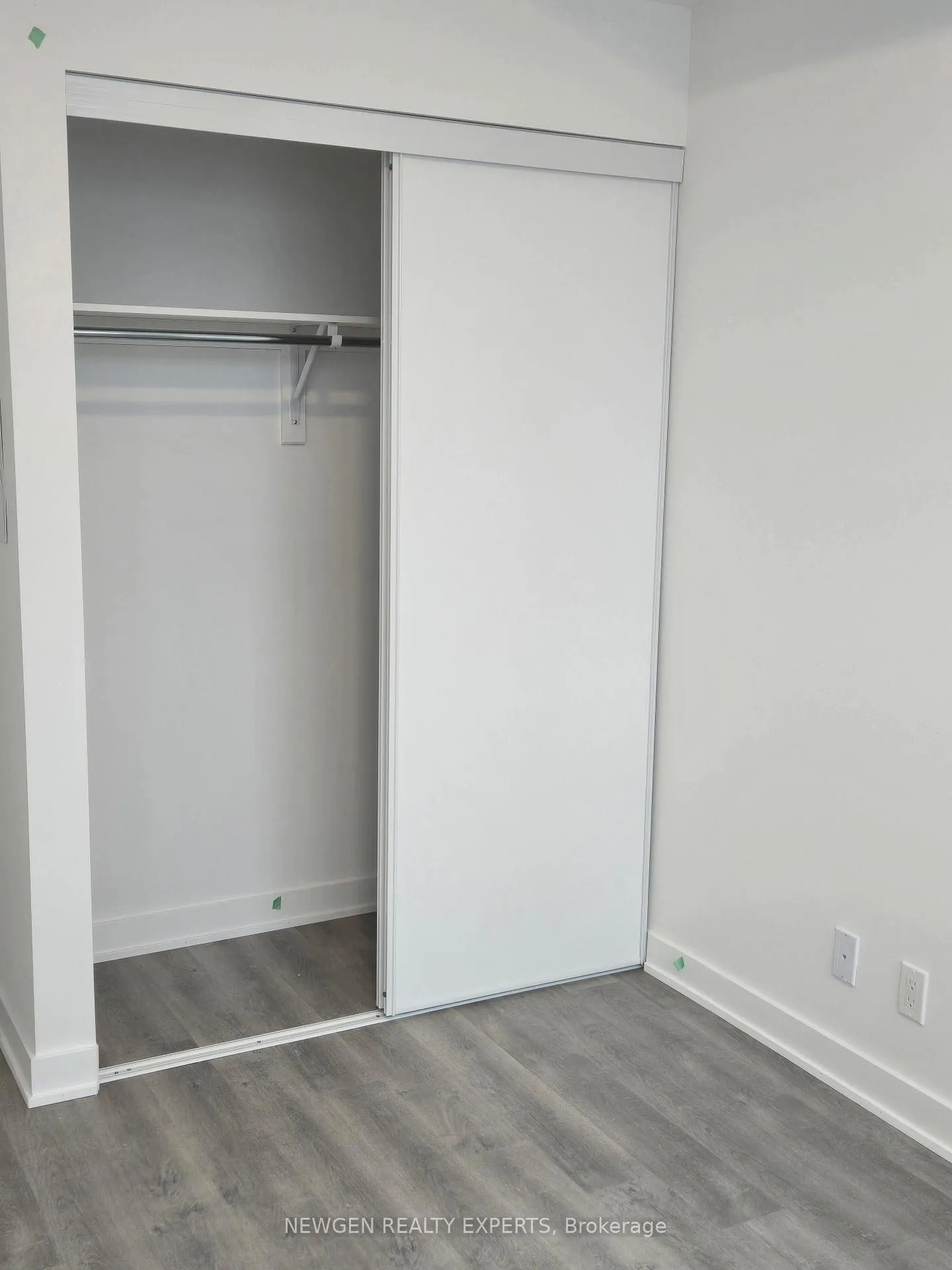 Photo 12 of Unit 811, 30 Upper Mall Way, Vaughan, Brownridge — HOMEH