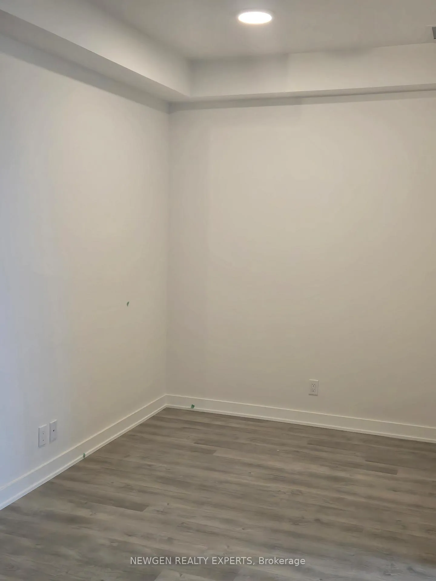 Photo 13 of Unit 811, 30 Upper Mall Way, Vaughan, Brownridge — HOMEH
