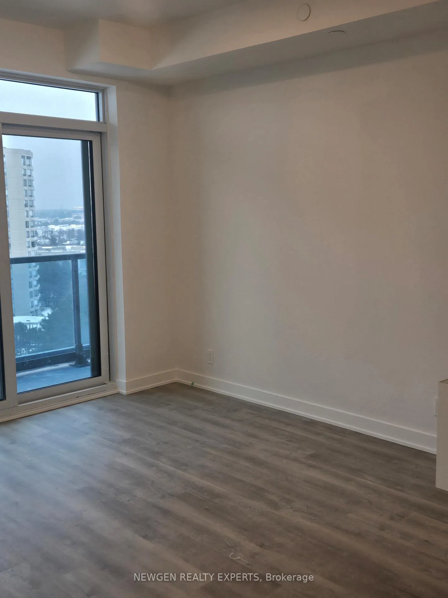 Photo 14 of Unit 811, 30 Upper Mall Way, Vaughan, Brownridge — HOMEH