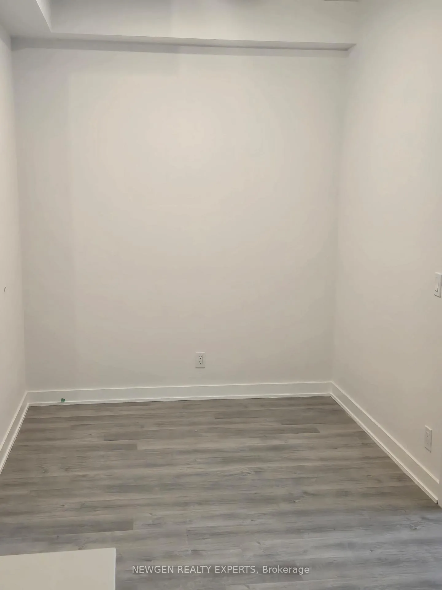 Photo 17 of Unit 811, 30 Upper Mall Way, Vaughan, Brownridge — HOMEH