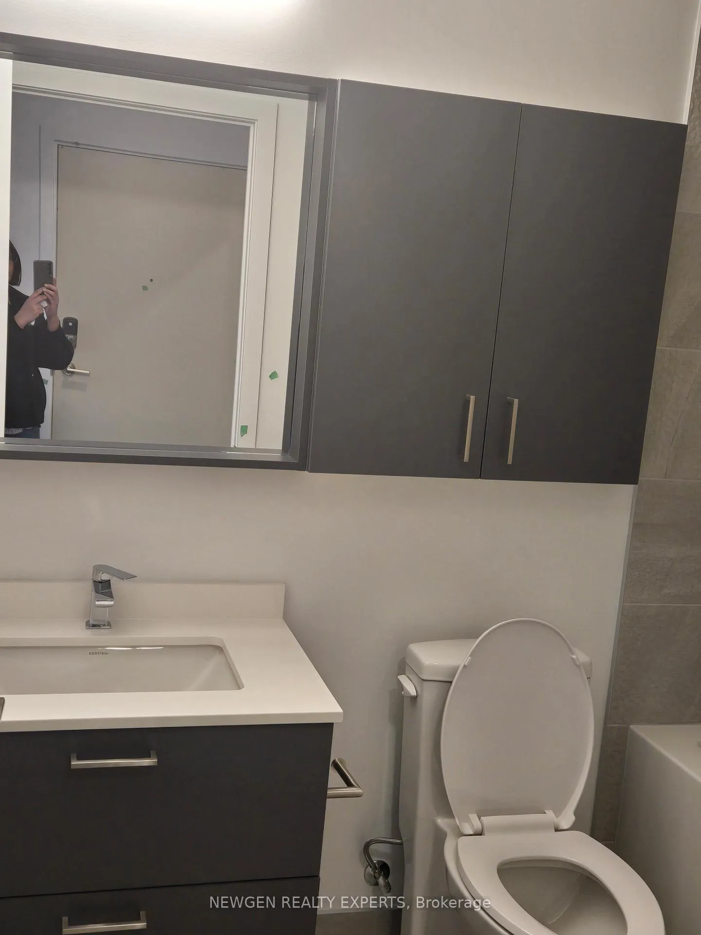 Photo 18 of Unit 811, 30 Upper Mall Way, Vaughan, Brownridge — HOMEH