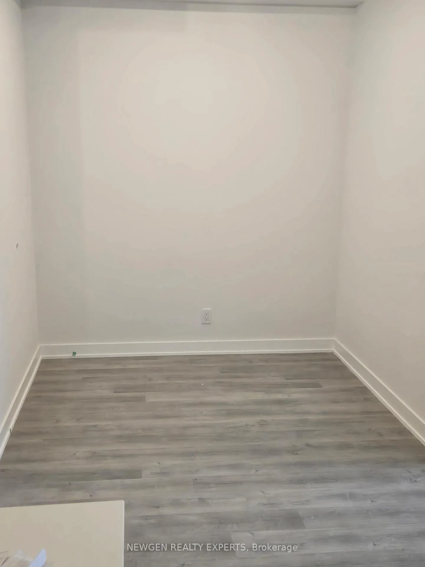 Photo 19 of Unit 811, 30 Upper Mall Way, Vaughan, Brownridge — HOMEH