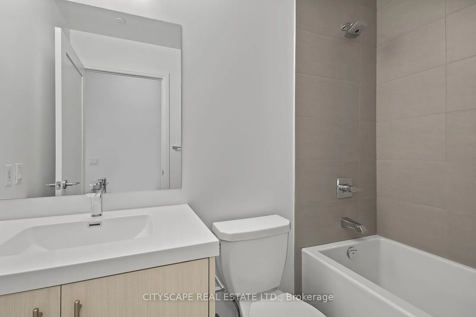 Photo 4 of Unit 204, 286 Main Street, Toronto, East End-Danforth — HOMEH