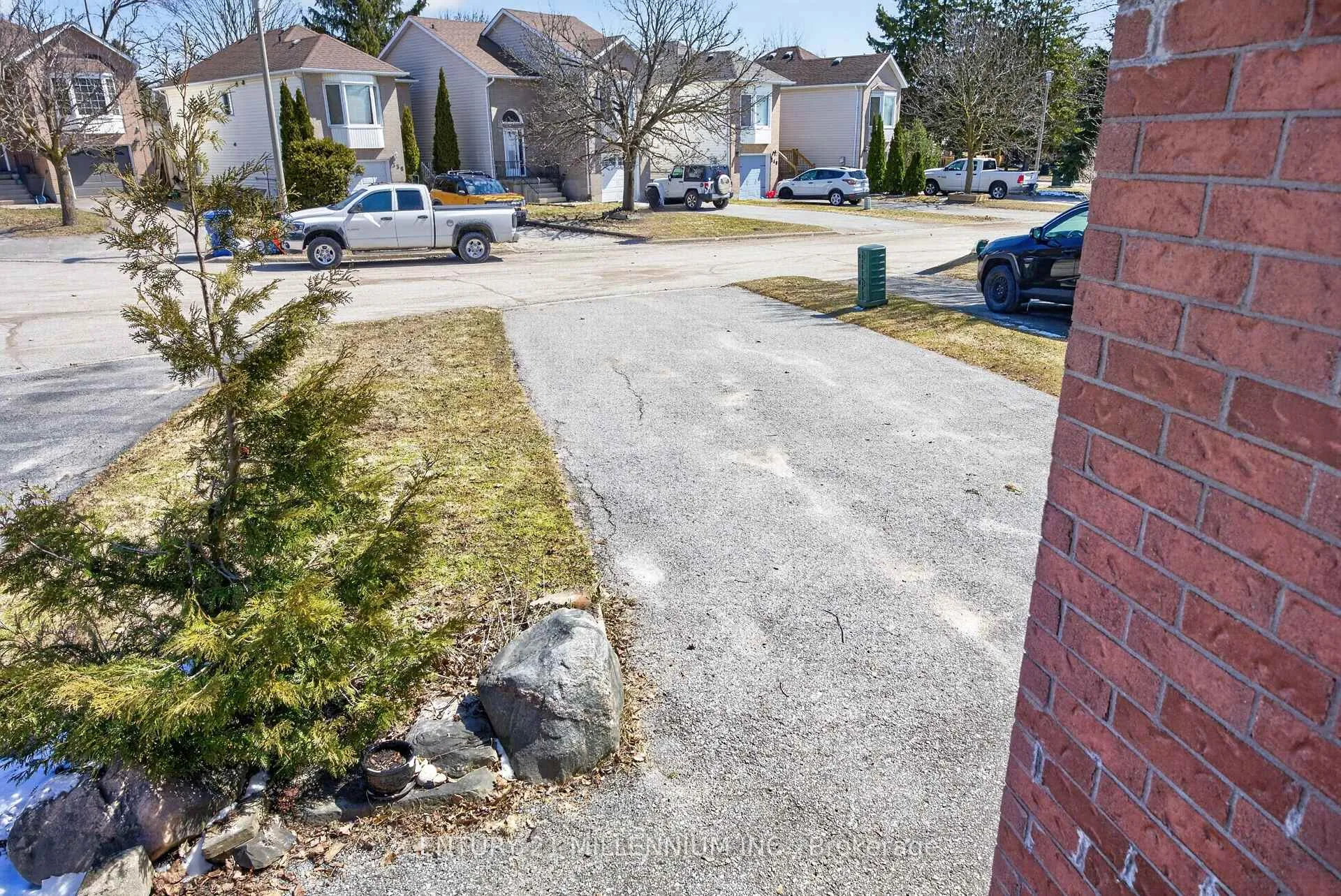 Photo 5 of 308 Shelburne Place, Shelburne — HOMEH
