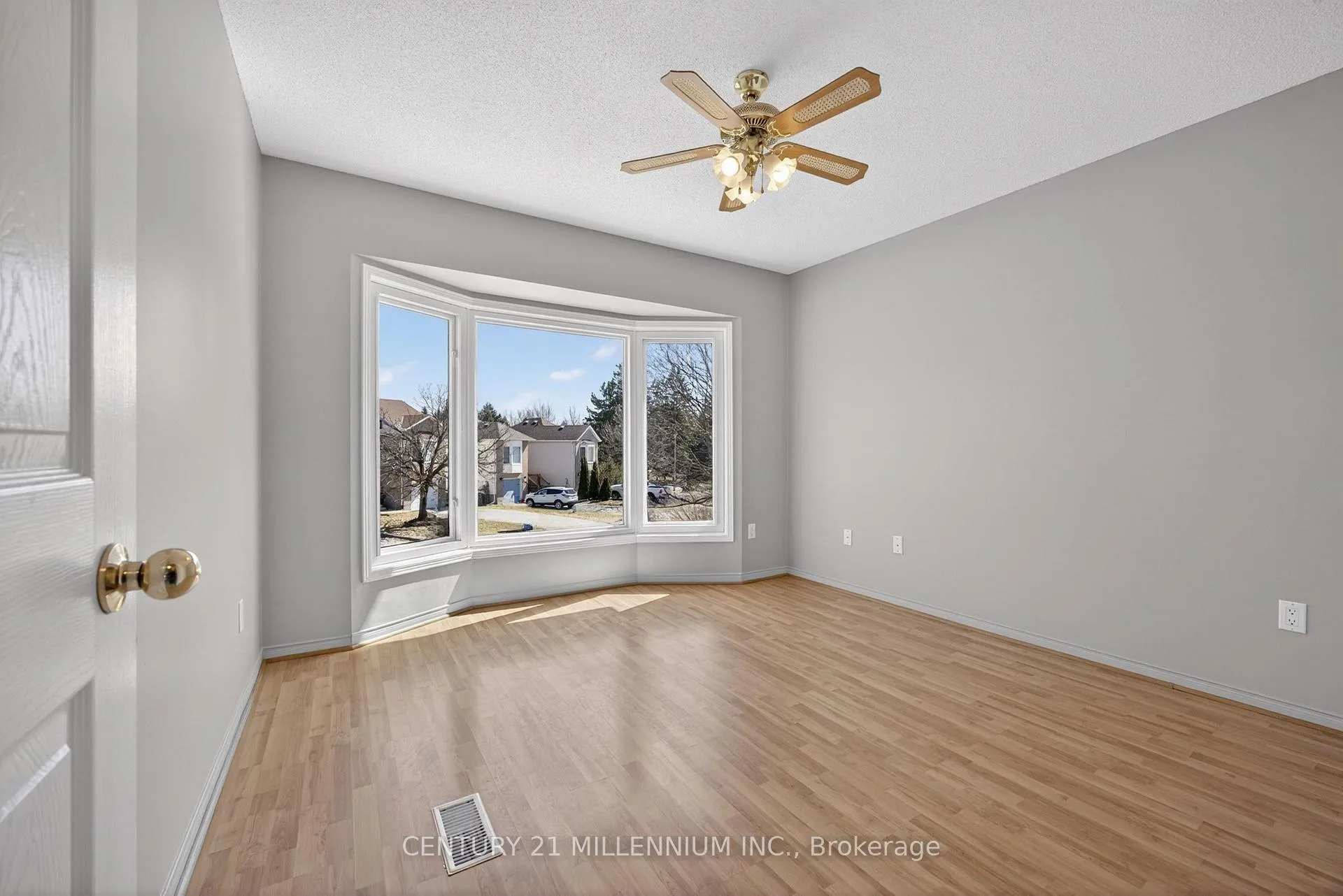Photo 19 of 308 Shelburne Place, Shelburne — HOMEH