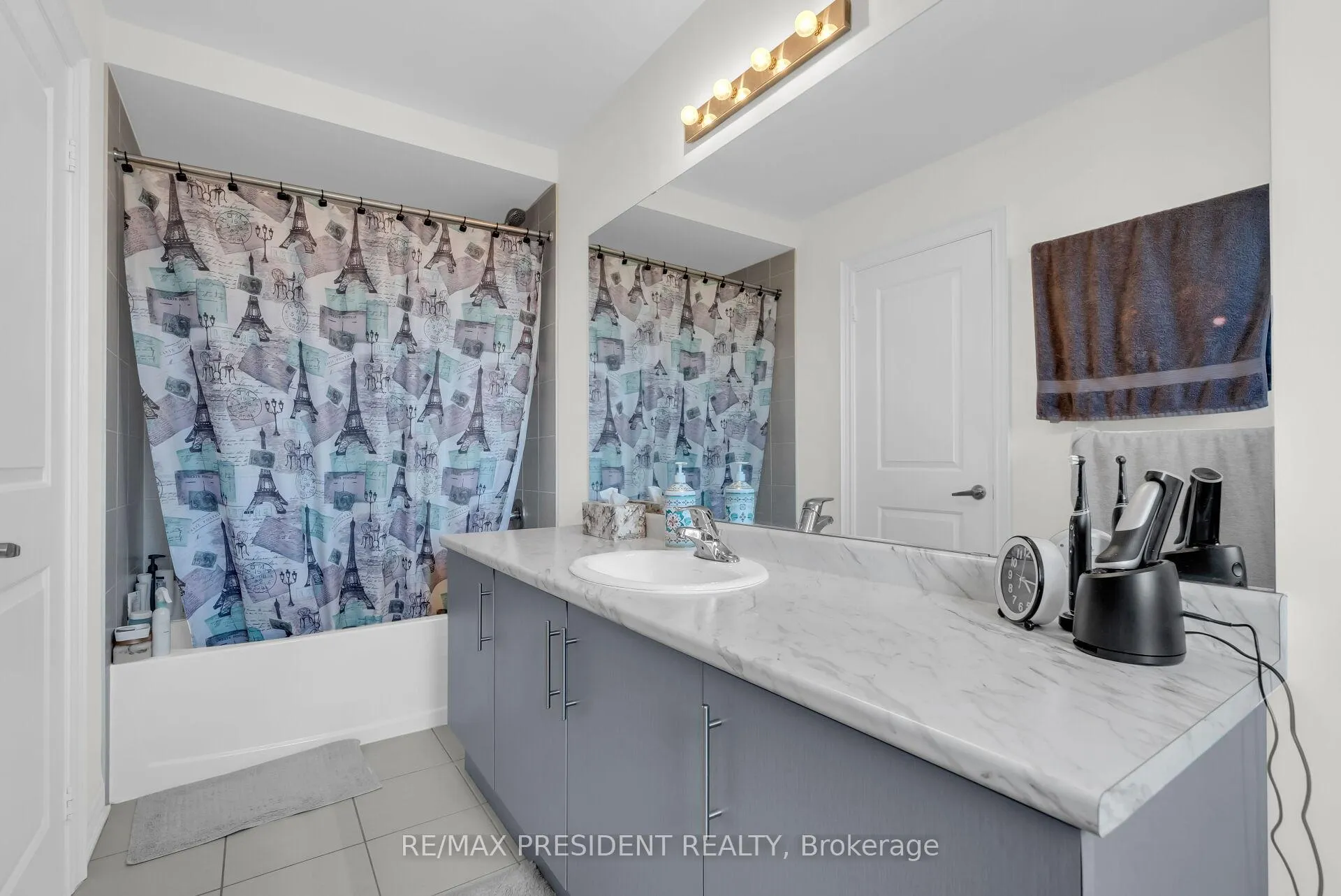 Photo 29 of 40 Queenpost Drive, Brampton, Credit Valley — HOMEH