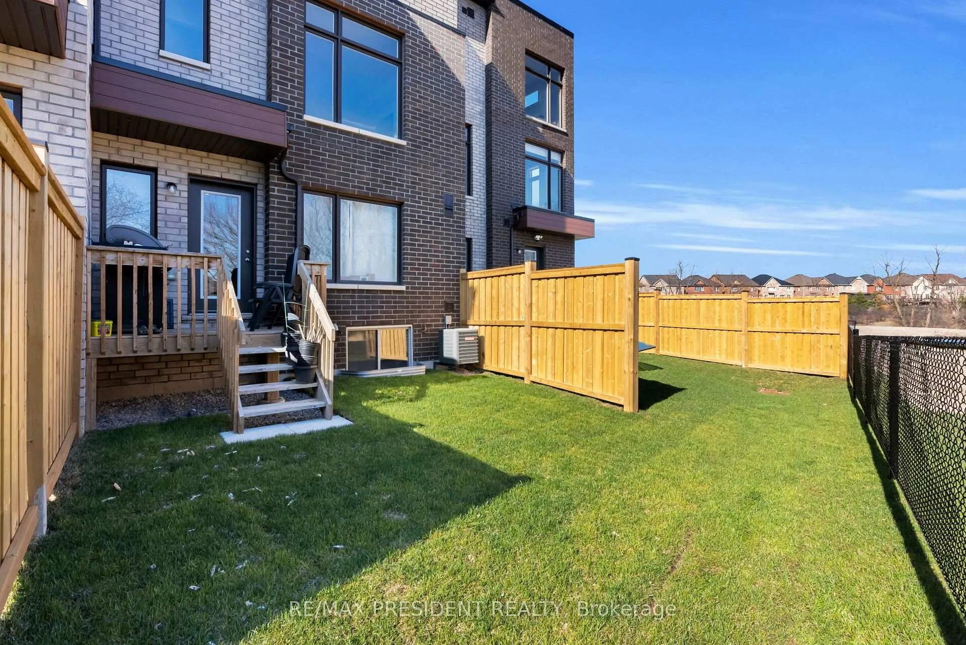 Photo 38 of 40 Queenpost Drive, Brampton, Credit Valley — HOMEH