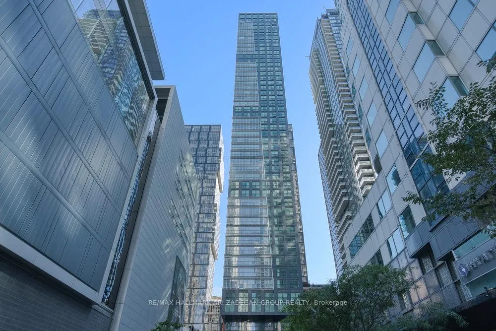 Front of Unit 4003, 327 King Street W