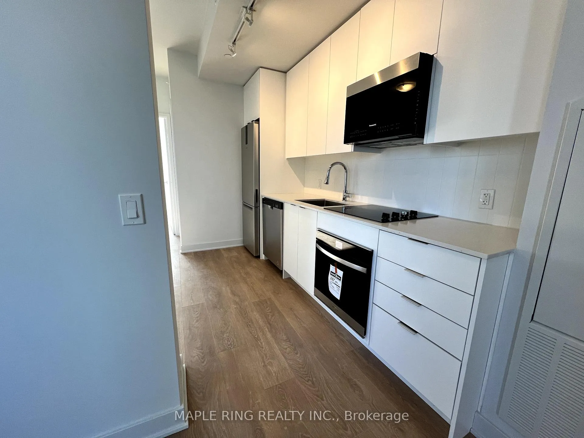Photo 5 of Unit 1107, 2920 Highway 7 Road, Vaughan, Concord — HOMEH