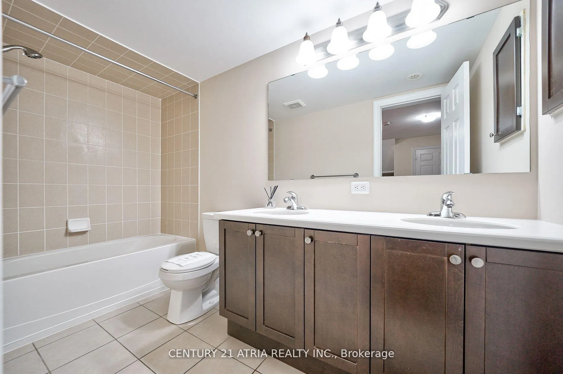 Photo 24 of 28 Lord Durham Road, Markham, Unionville — HOMEH