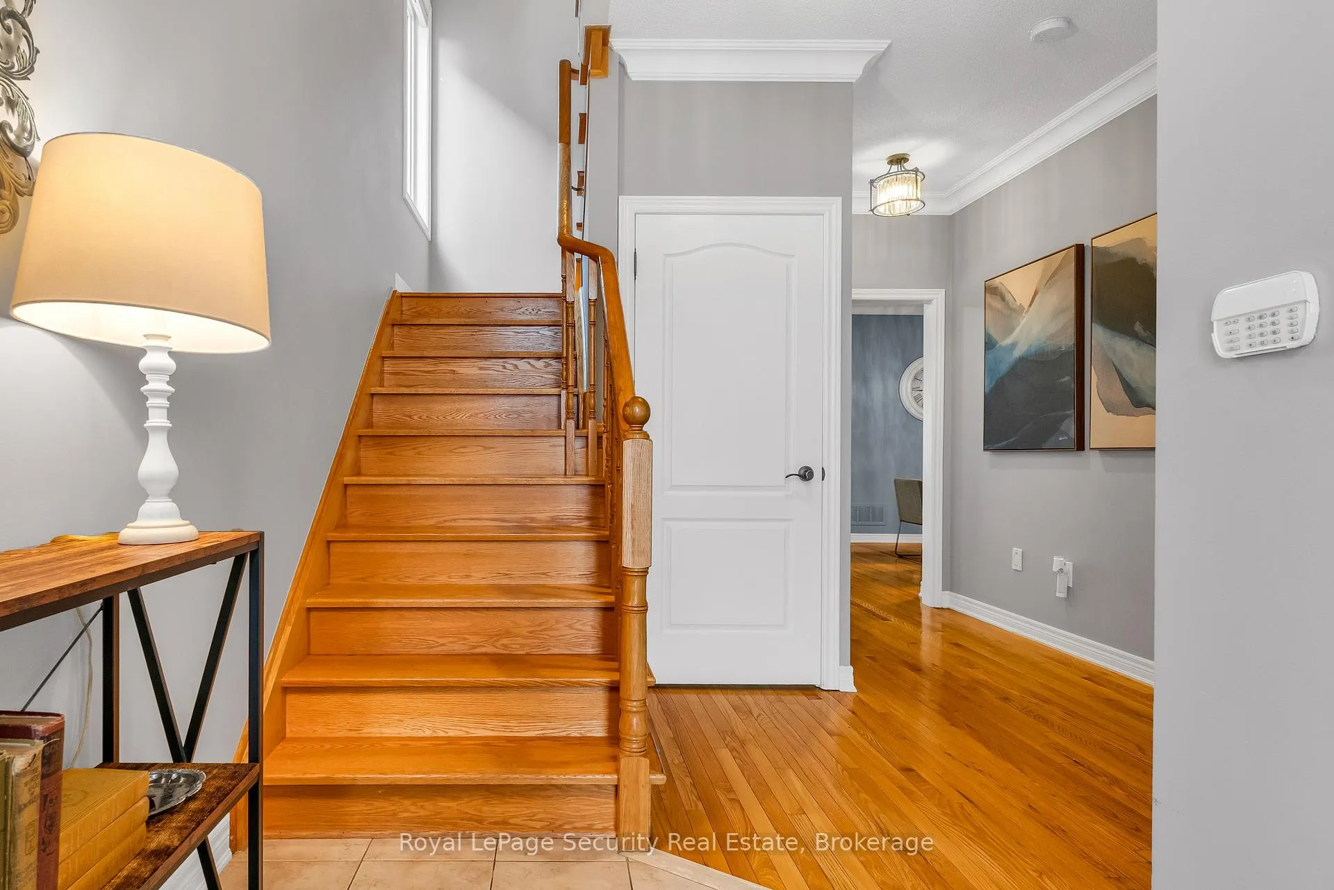 Photo 3 of 40 Summit Drive, Vaughan, Vellore Village — HOMEH