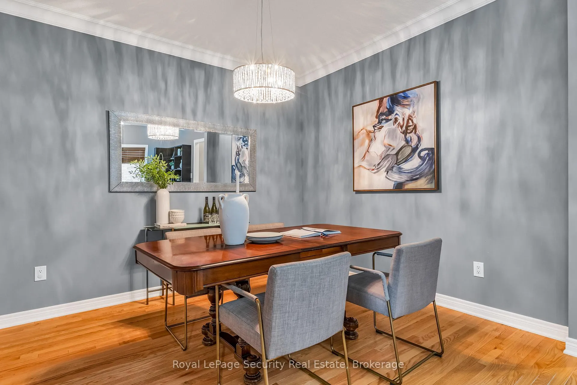 Photo 7 of 40 Summit Drive, Vaughan, Vellore Village — HOMEH