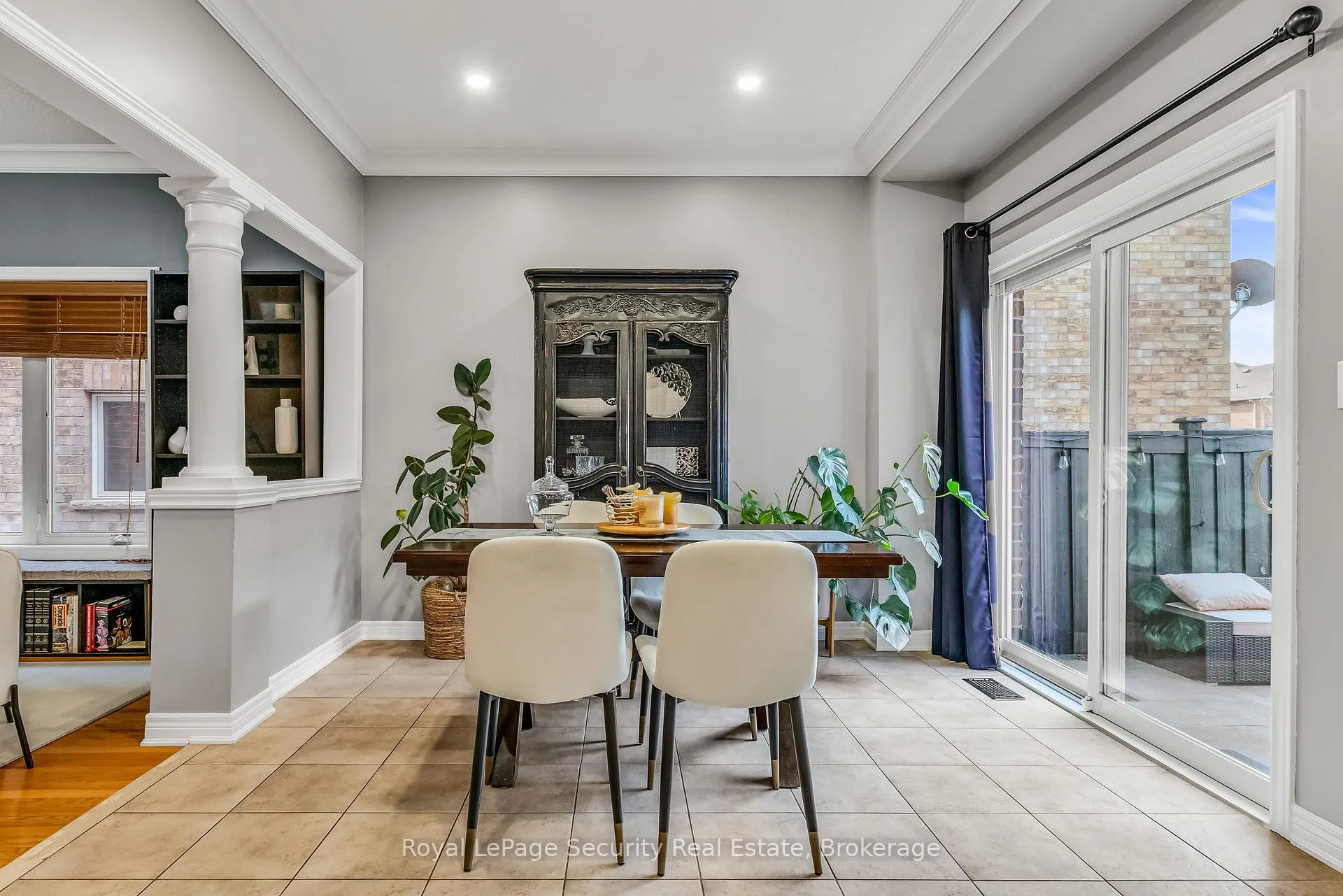 Photo 16 of 40 Summit Drive, Vaughan, Vellore Village — HOMEH