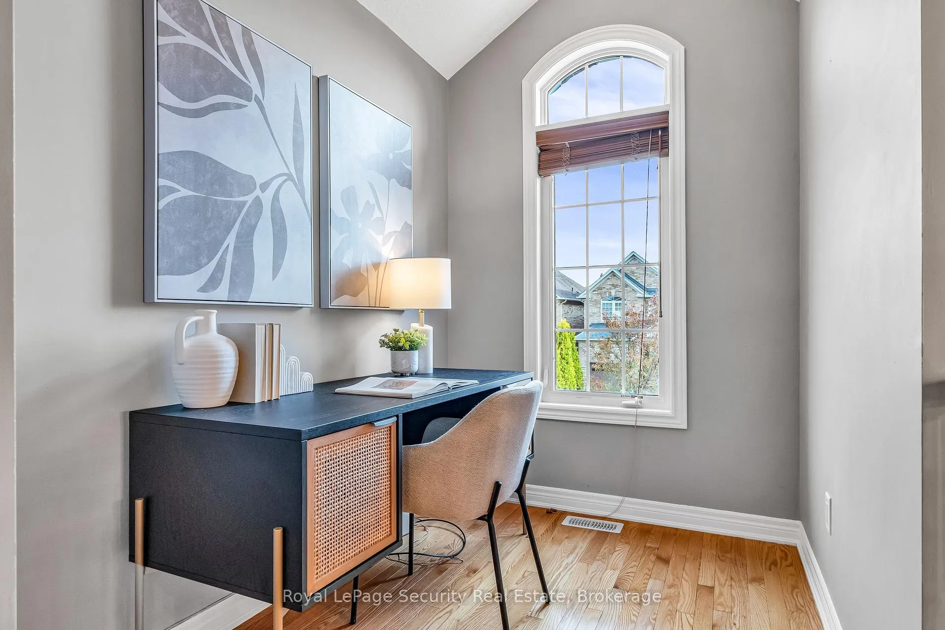 Photo 19 of 40 Summit Drive, Vaughan, Vellore Village — HOMEH