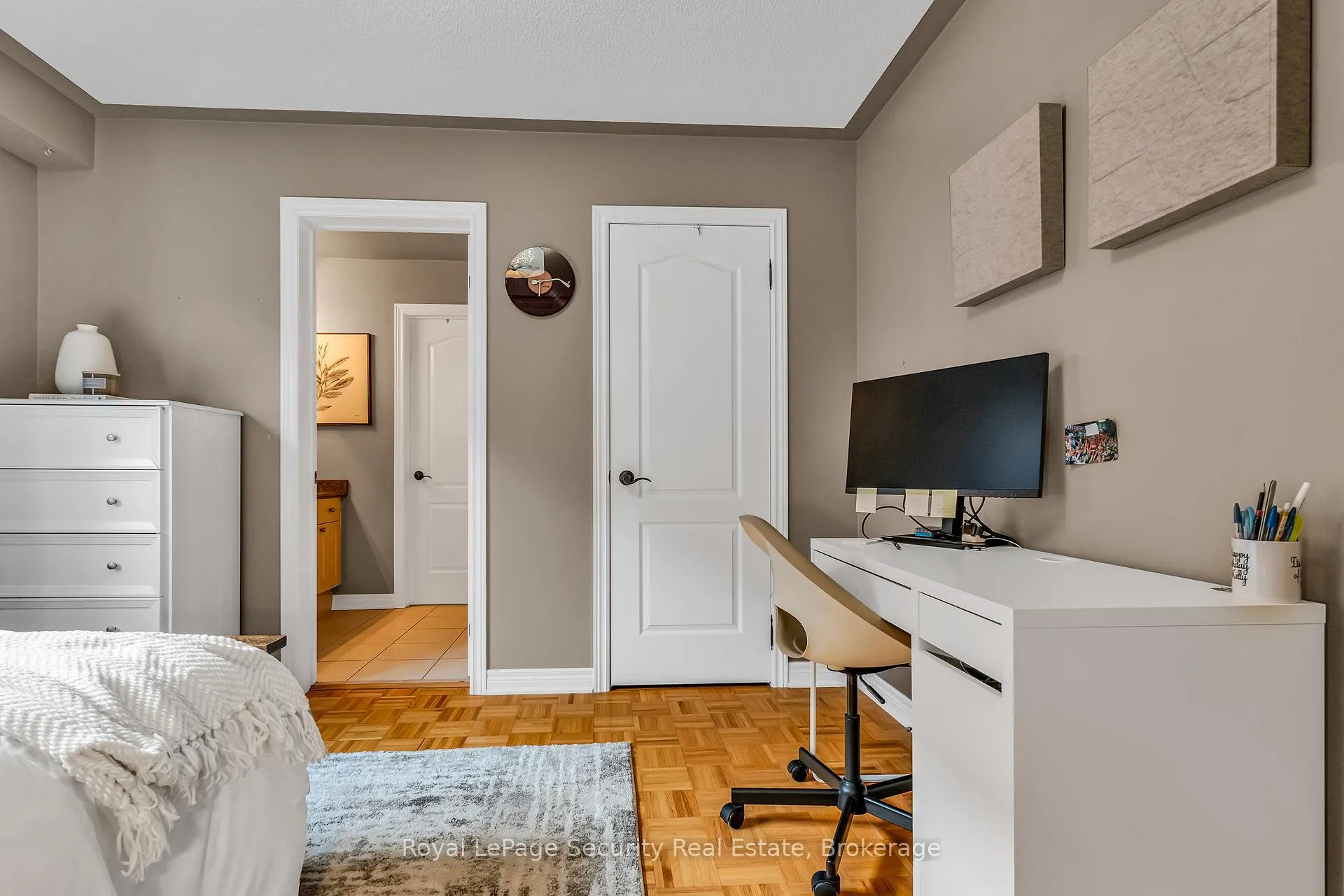 Photo 26 of 40 Summit Drive, Vaughan, Vellore Village — HOMEH