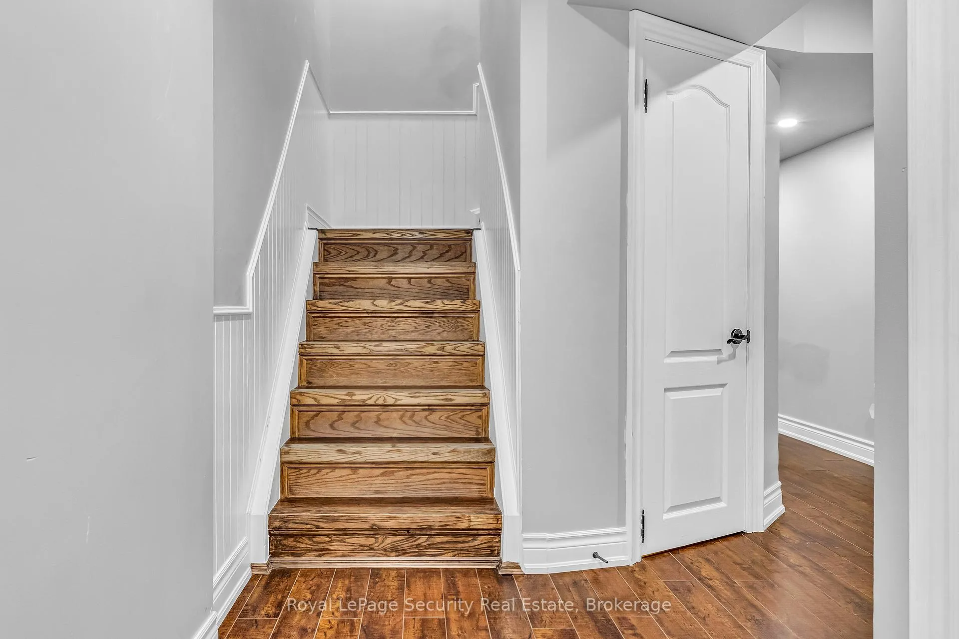 Photo 30 of 40 Summit Drive, Vaughan, Vellore Village — HOMEH
