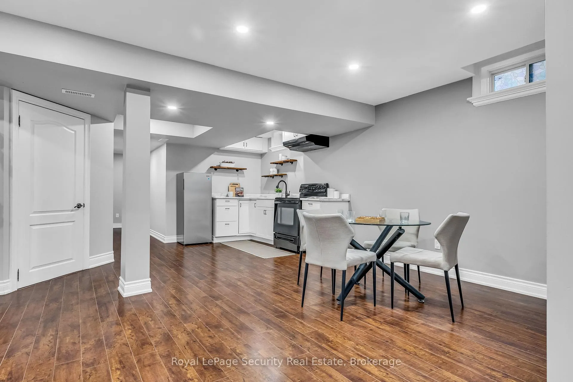 Photo 31 of 40 Summit Drive, Vaughan, Vellore Village — HOMEH