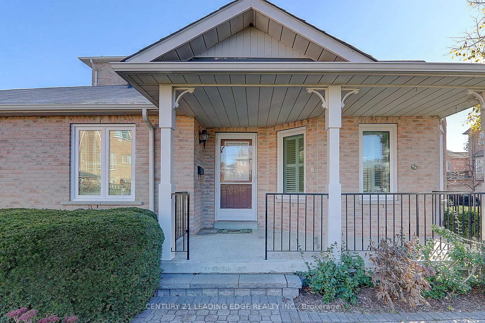 Photo 2 of 66 Rougehaven Way, Markham, Vinegar Hill — HOMEH