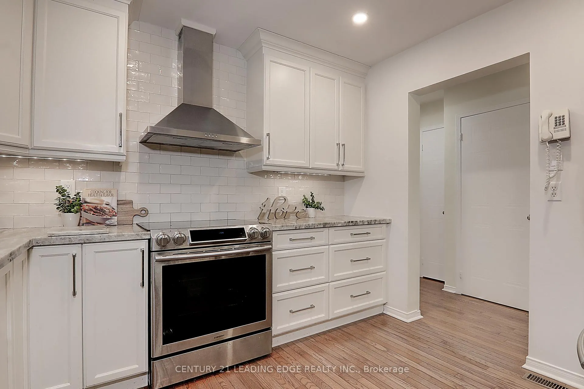 Photo 10 of 66 Rougehaven Way, Markham, Vinegar Hill — HOMEH