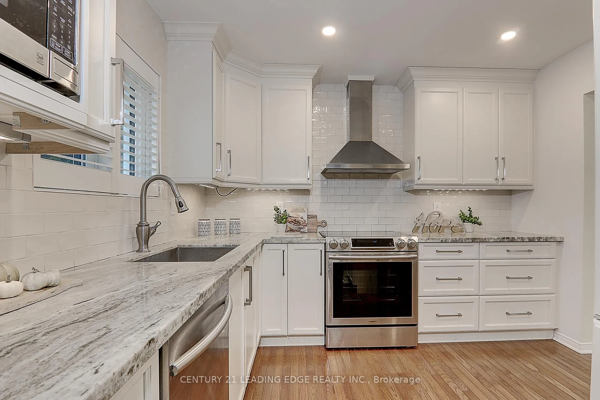 Photo 11 of 66 Rougehaven Way, Markham, Vinegar Hill — HOMEH