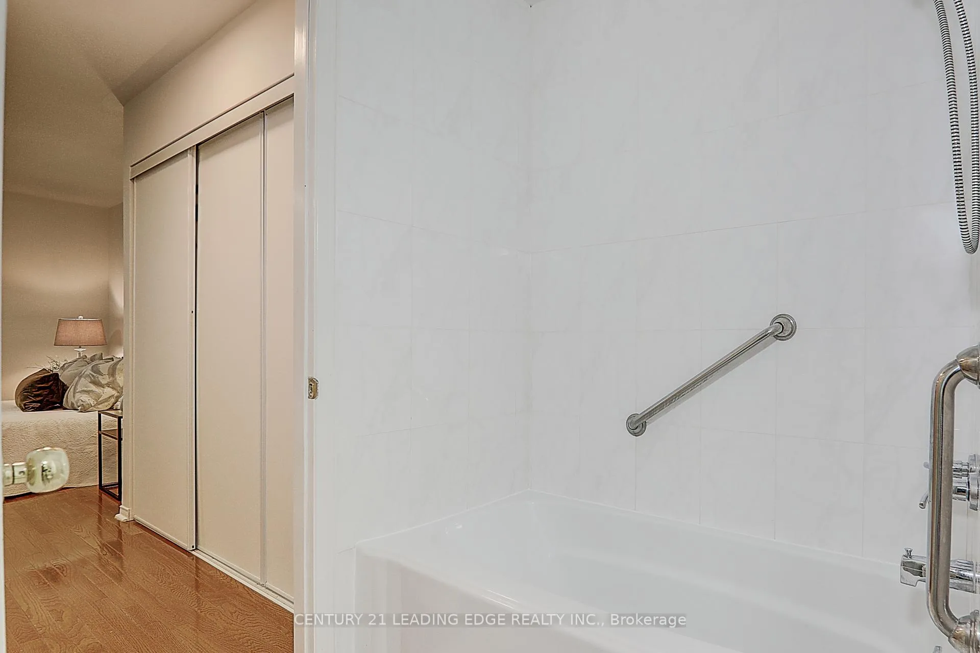 Photo 16 of 66 Rougehaven Way, Markham, Vinegar Hill — HOMEH