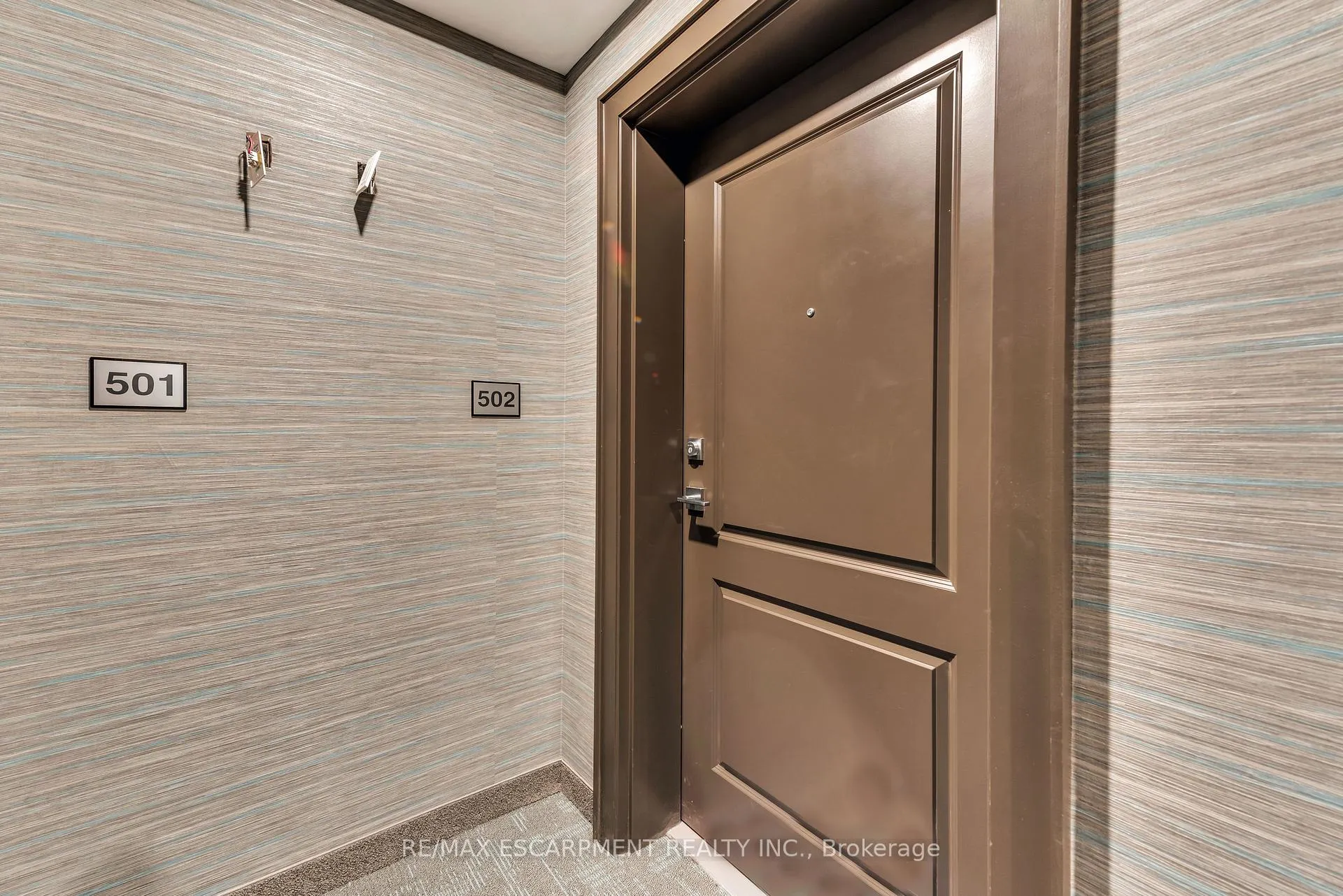 Photo 3 of Unit 502, 460 Dundas Street E, Hamilton, Waterdown — HOMEH