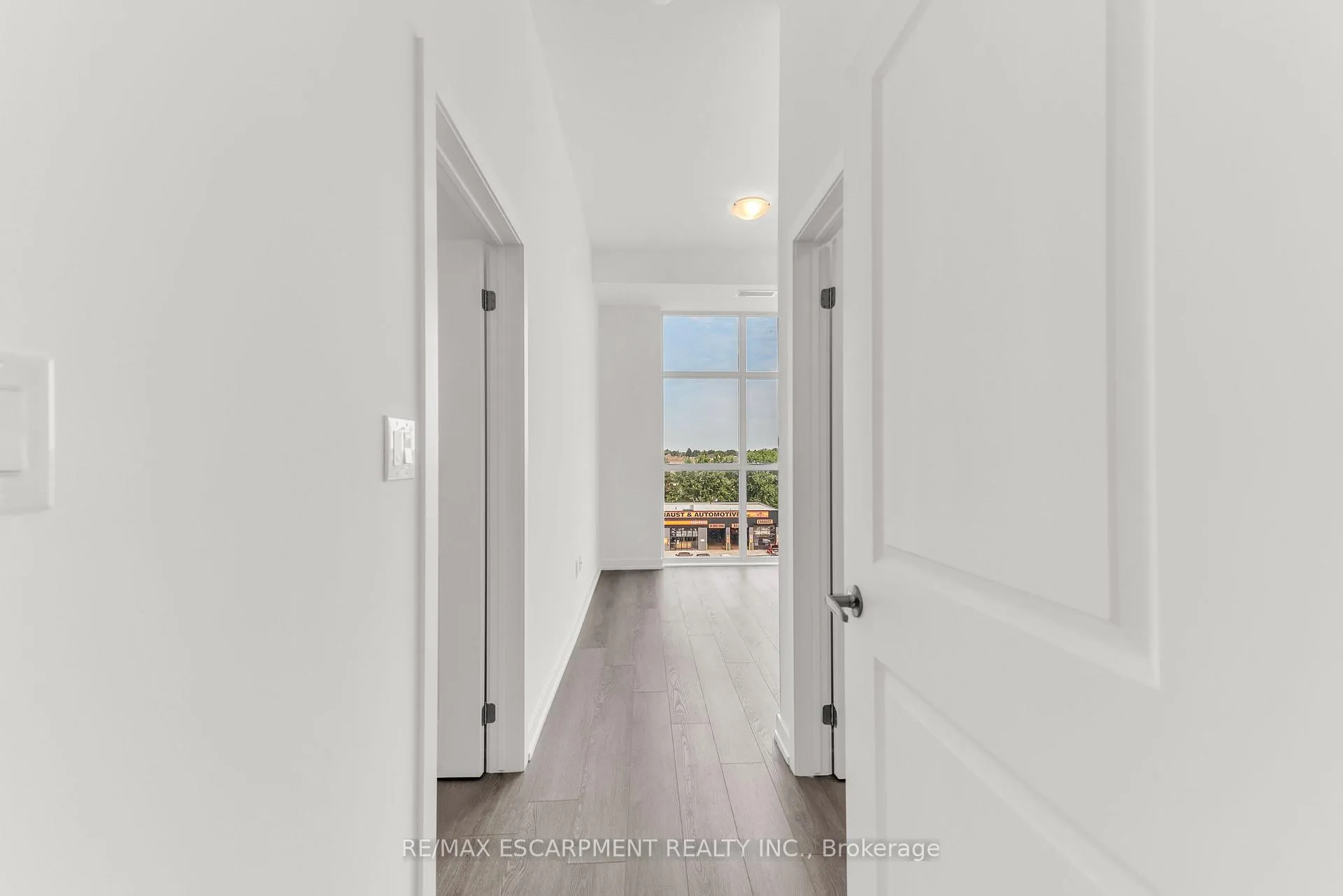 Photo 7 of Unit 502, 460 Dundas Street E, Hamilton, Waterdown — HOMEH