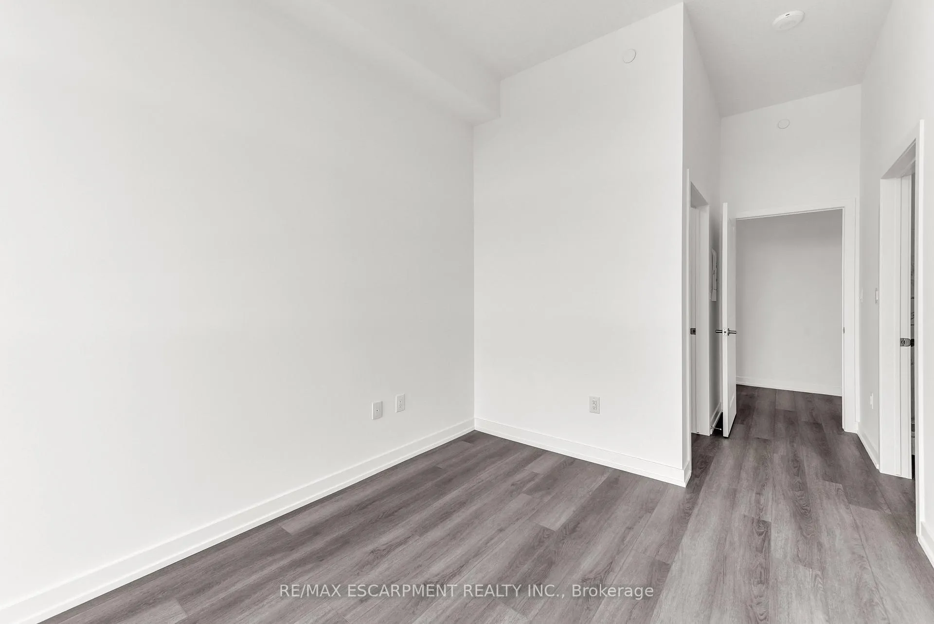 Photo 11 of Unit 502, 460 Dundas Street E, Hamilton, Waterdown — HOMEH