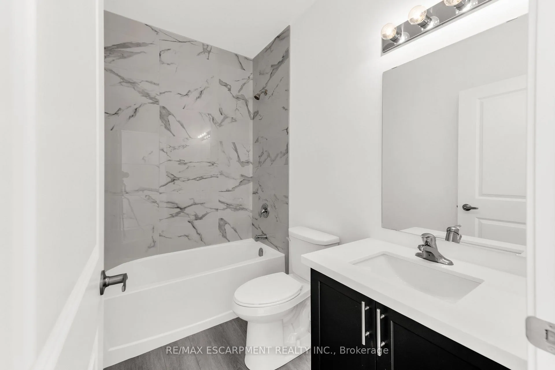 Photo 12 of Unit 502, 460 Dundas Street E, Hamilton, Waterdown — HOMEH