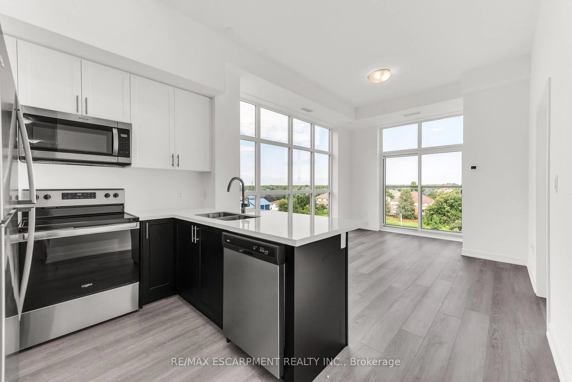 Photo 13 of Unit 502, 460 Dundas Street E, Hamilton, Waterdown — HOMEH